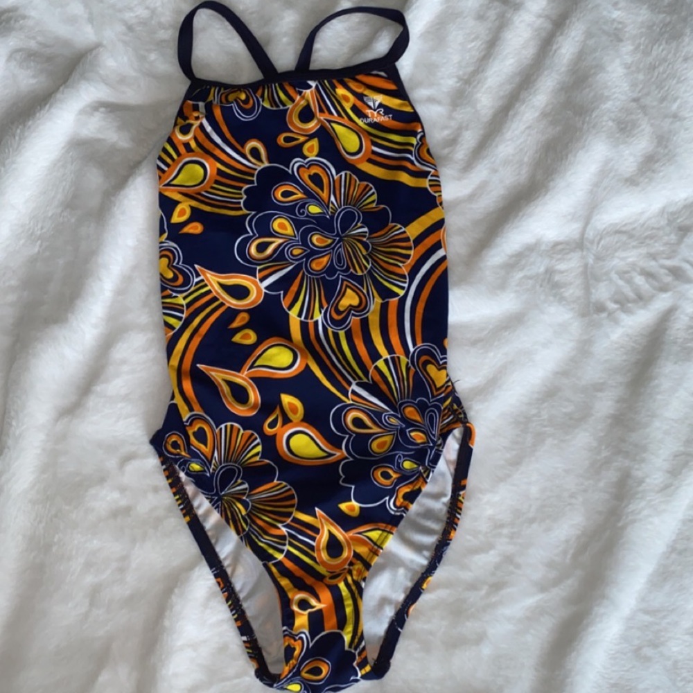 TYR durafast suit size 32